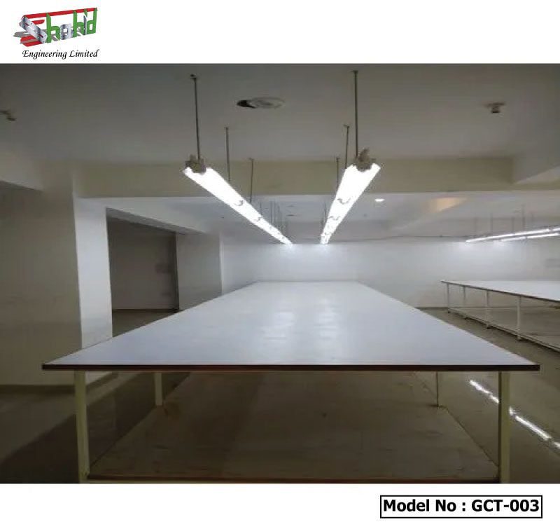 Germents-Center-Table